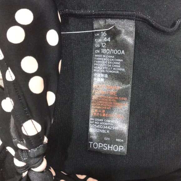 NWOT TOPSHOP Spot Bandeau Bikini Top - Picture 6 of 8